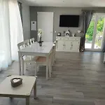 Hébergement de vacances Maison Confortable à Avec Terrasse Privée *